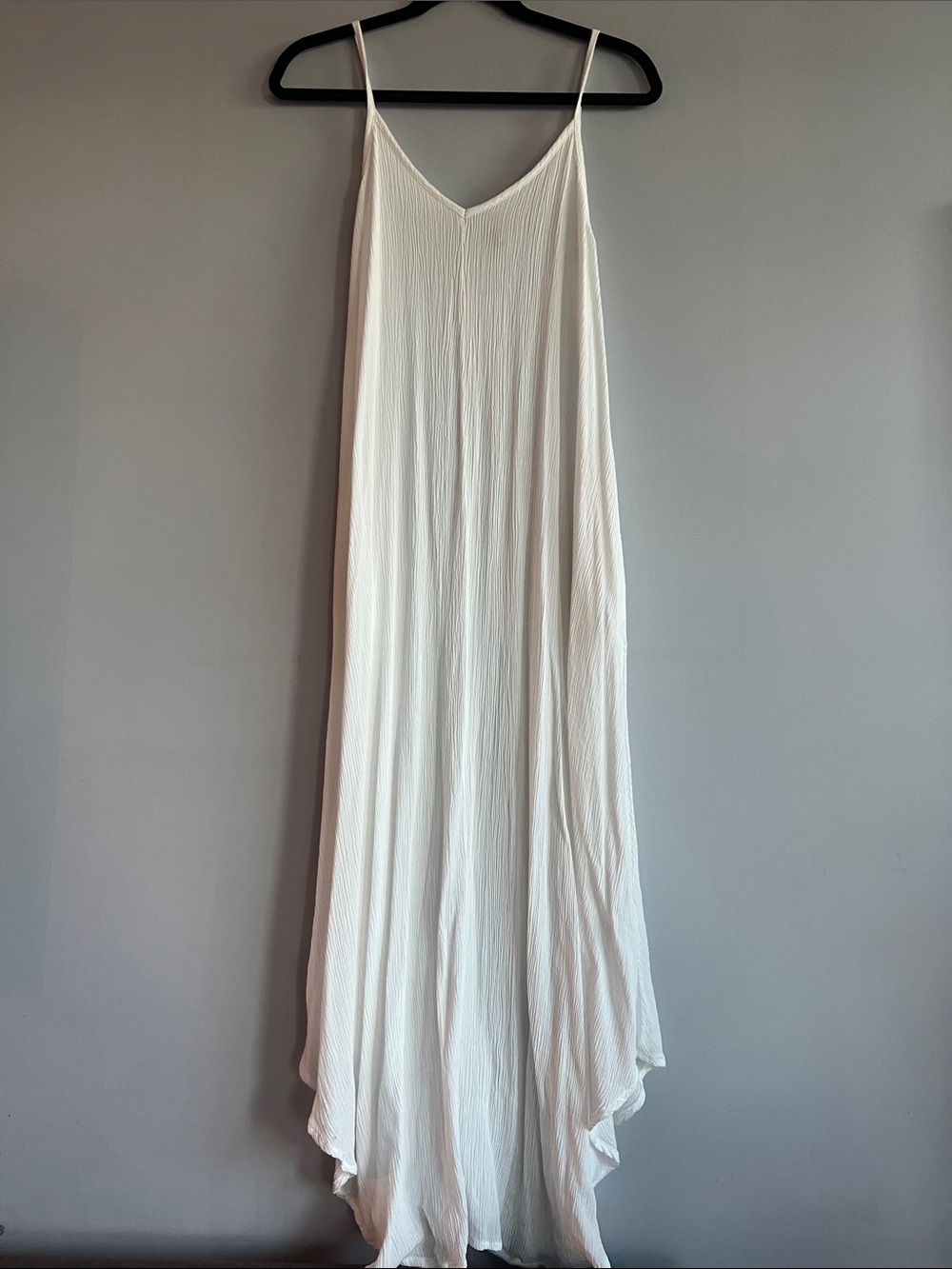 White V-Neck Spaghetti Strap Maxi Dress with pockets